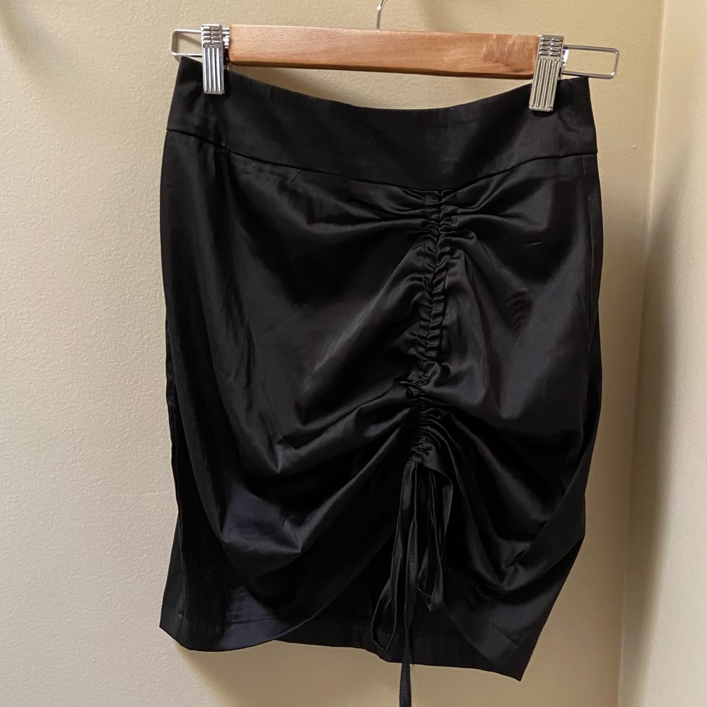 Black miniskirt with cute front rouching